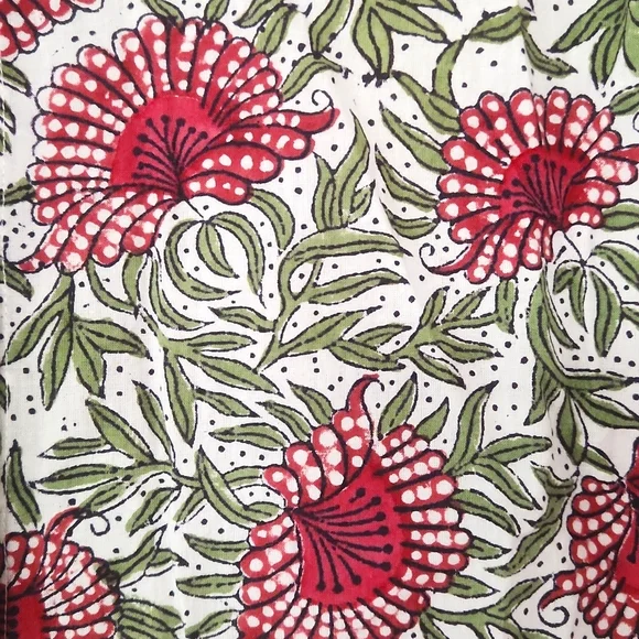 Gretchen Scott beautiful, cotton, button down shirt in great condition!🌺 - Picture 3 of 8